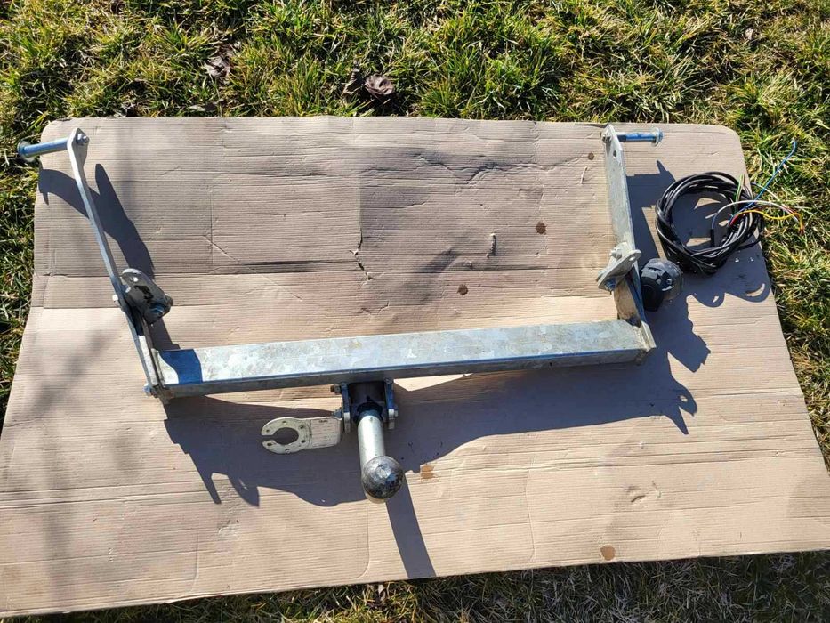 Теглич за Renault Megane Hatchback