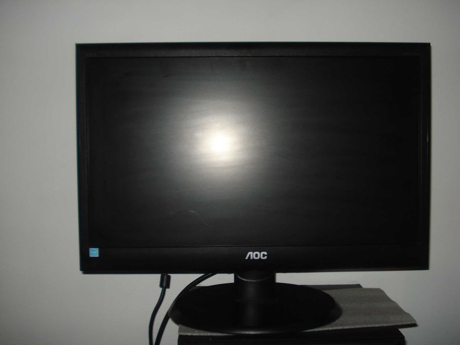 monitor aoc e950swn 18.5" led 18w 1366x768 cablu vga + alimentare