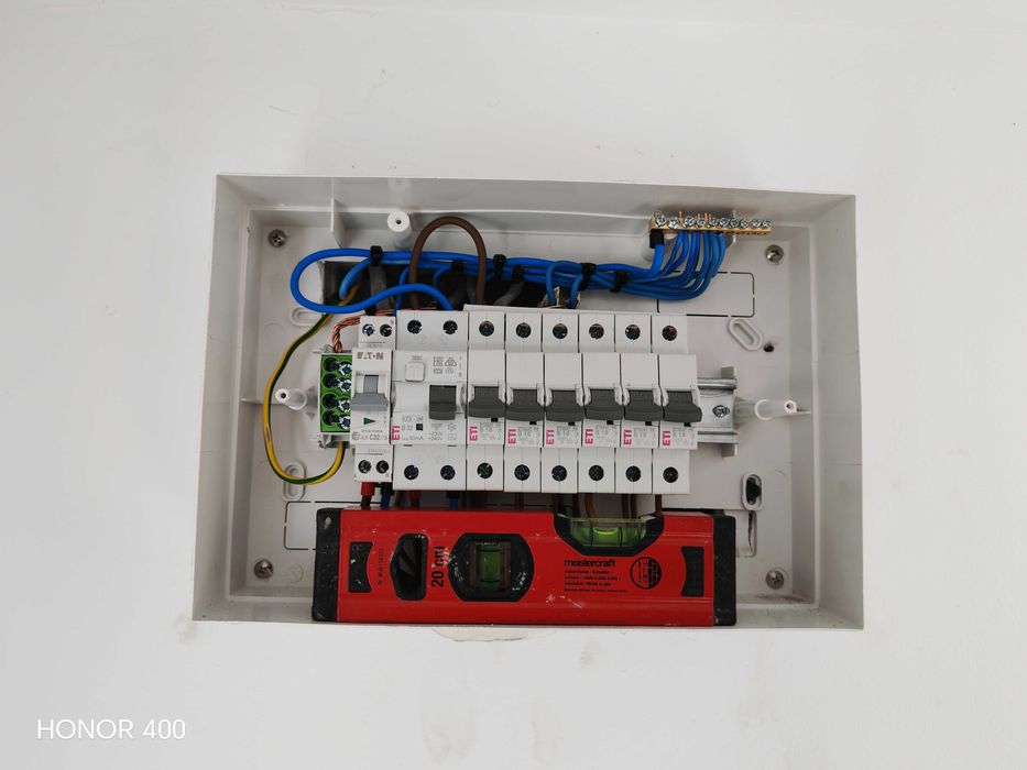 Execut instalatii electrice interioare si interventii in caz de urgenta