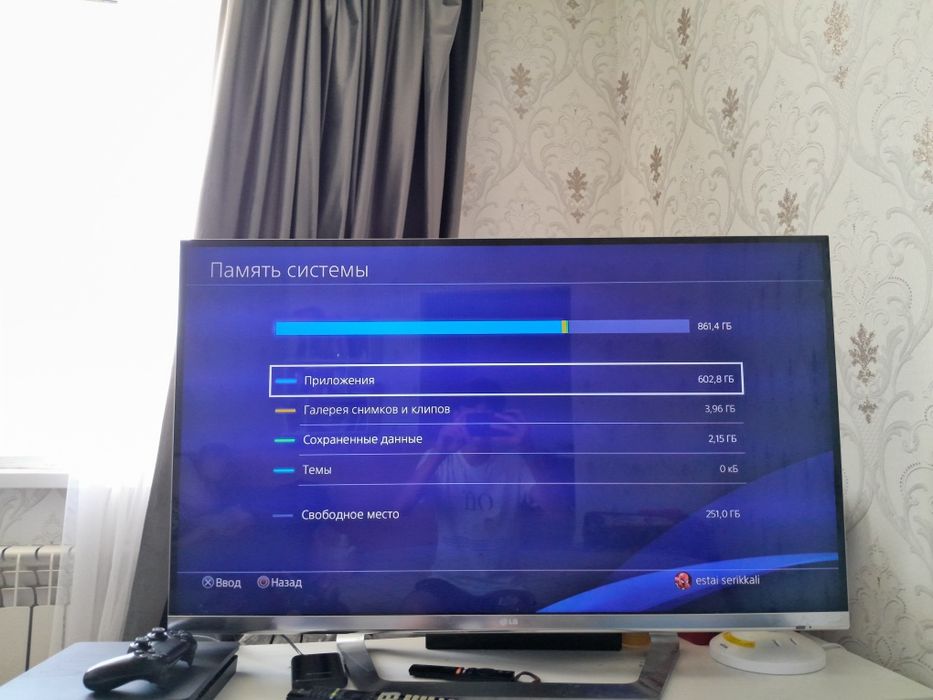 Play Station 4 в отличном состояние