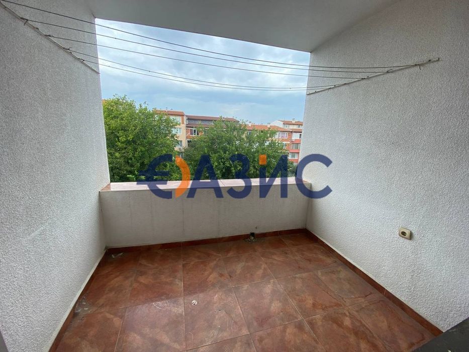 Голям 4-стаен апартамент без такса поддръжка, Слънчев Бряг, България,