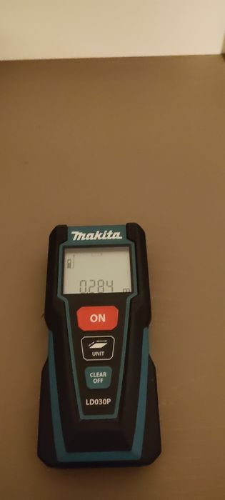 Лазерна ролетка Makita