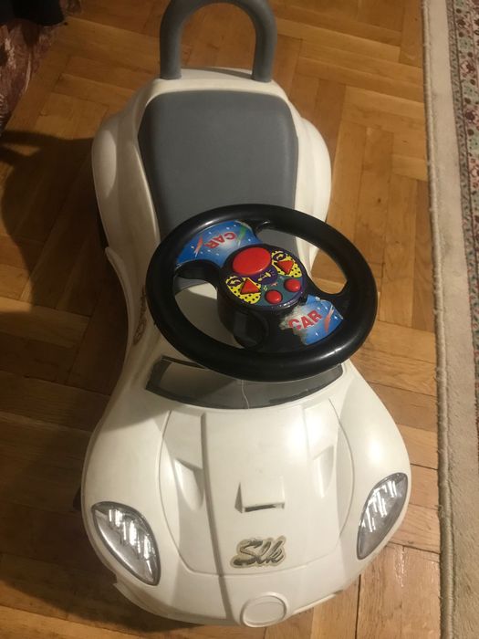 Детска кола за бутане с крачета