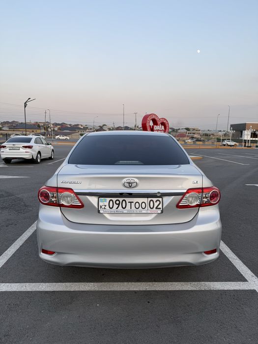 TOYOTA каролла 2013 1.8 автомат