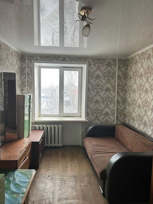 1ком Общежите, район Дом Быта северный, этаж 4/5, кирпичный