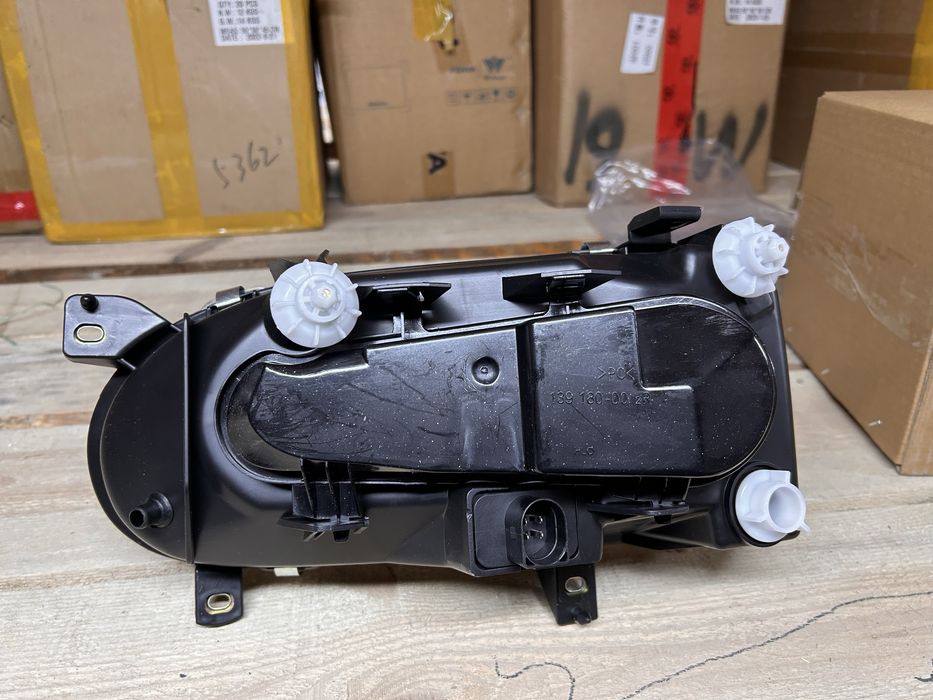 Golf-3 Черный хрусталь Фара