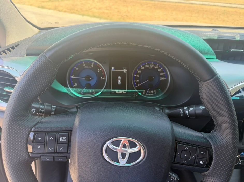 Toyota Hilux 4x4 Double Cab