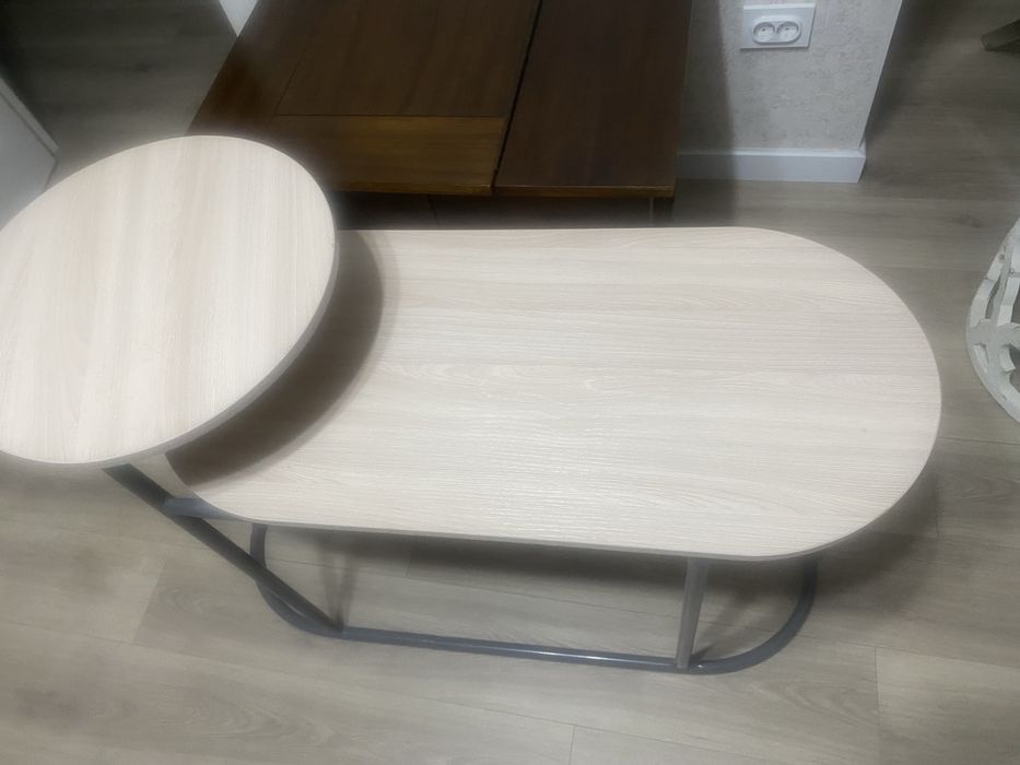 Столик для школьника,консоль