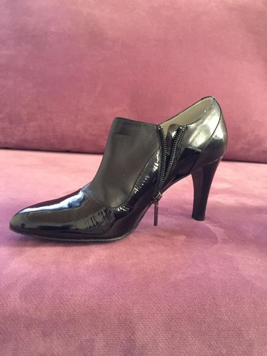 Продам итальянские ботильоны GODE