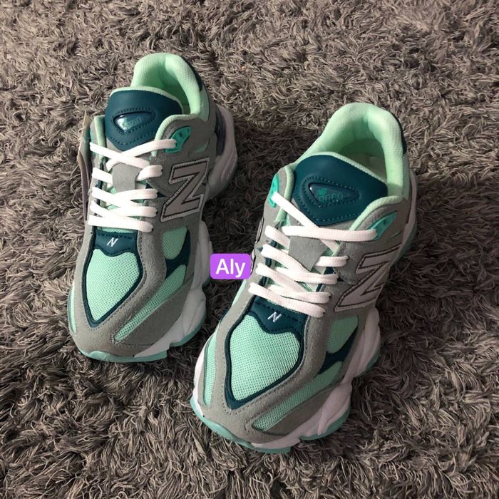 New balance universali