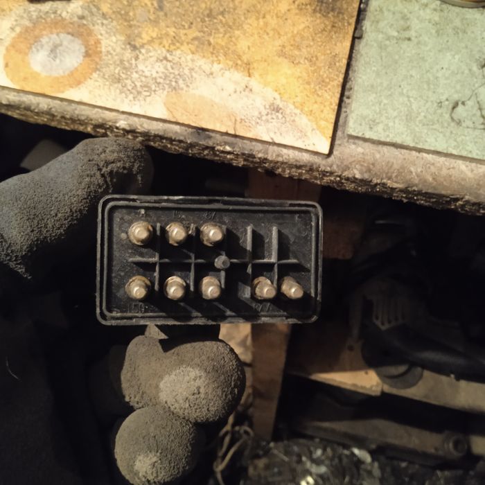 Реле бензонасоса Мерседес 102