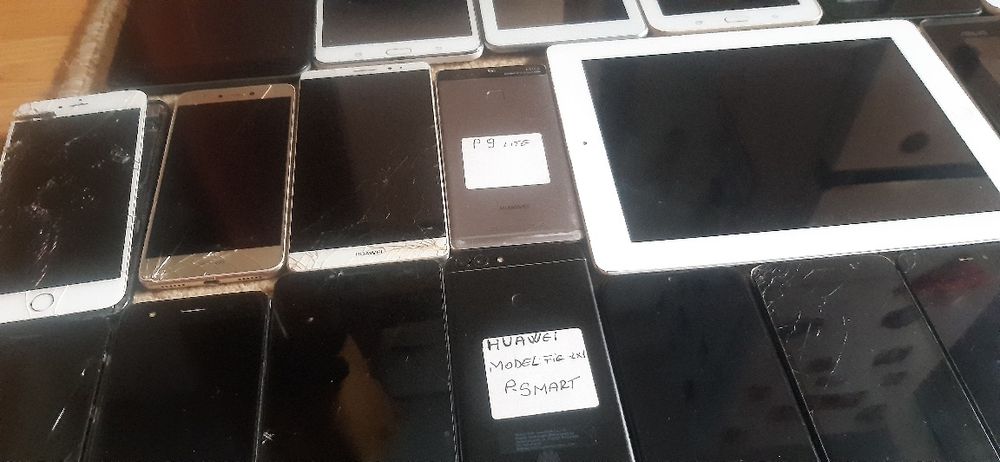 Lot tablete si telefoane 250 lei toate
