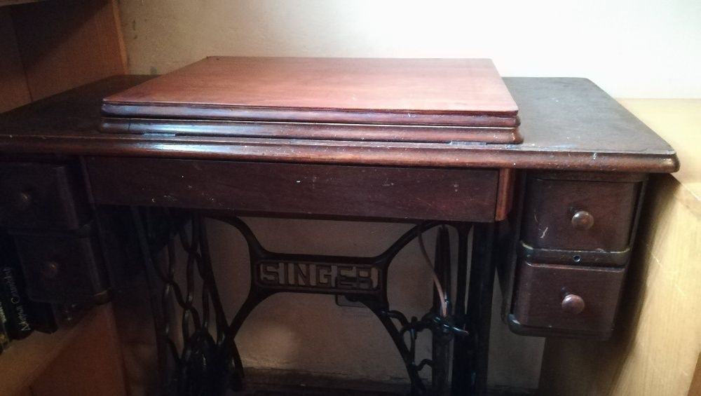 Крачна шевна машина Сингер / Singer