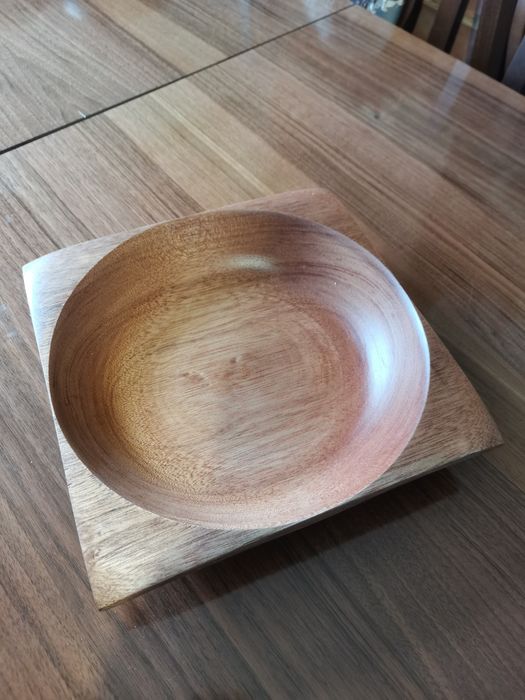 Farfurie din lemn, alte modele in celelalte anunturi ale mele.