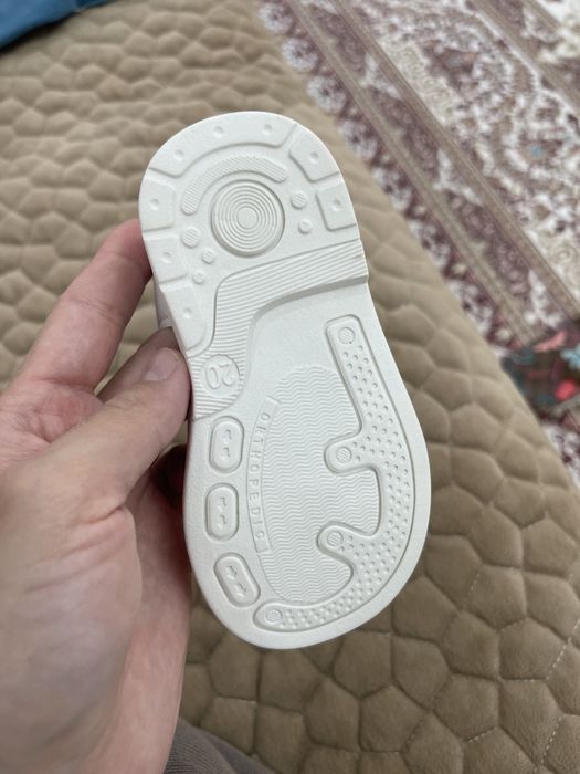 Сандали для девочки новые 20 р