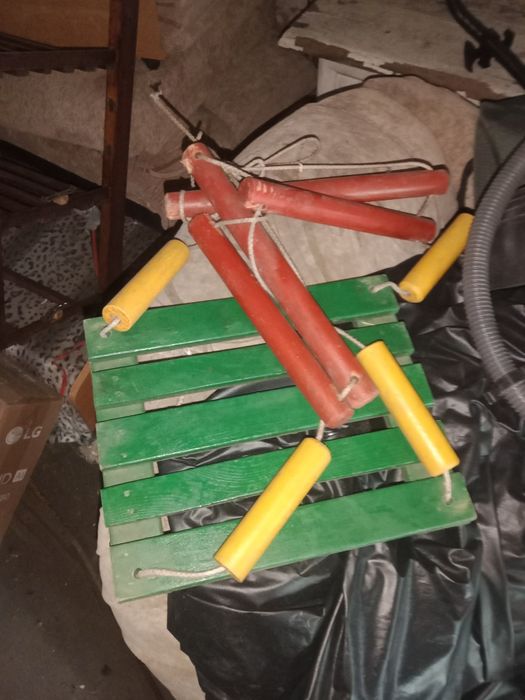 Качелях деревянная