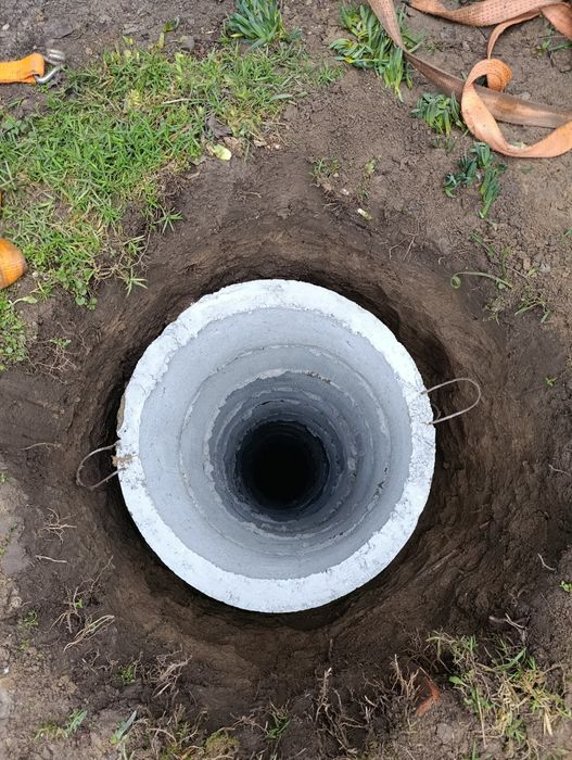 Копаене на Септични Ями,Полагане на Бетони