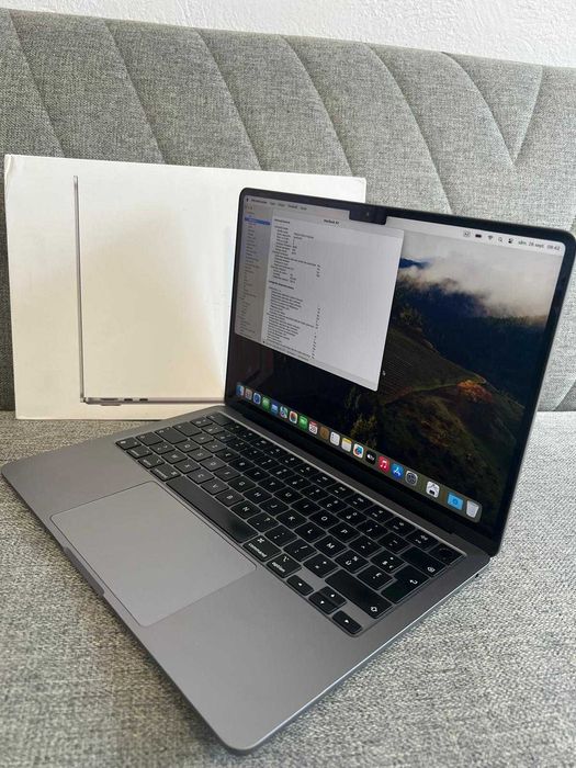 Vând Apple MacBook Air M2 – 13,6″ 8Gb Ram, 256 Gb