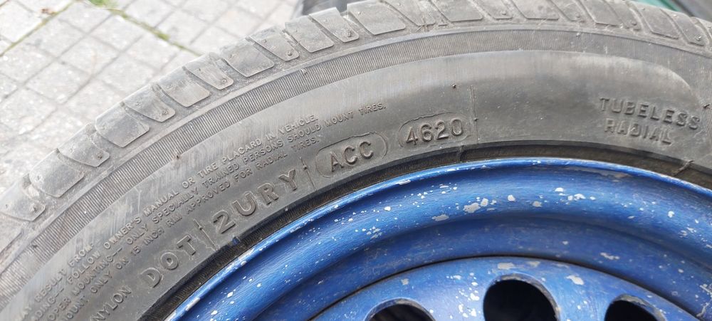 2 бр. усилени стоманени джанти 15" с гуми