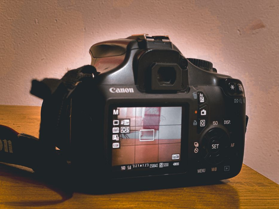 Canon 1100D канон