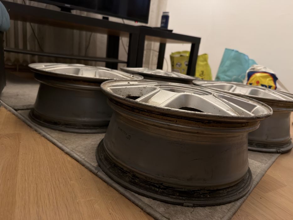 Set 3 jante aliaj OEM originale Dacia Logan 1 / Renault (R15 4x100) - Model Bran / Mahonia / Sinaia