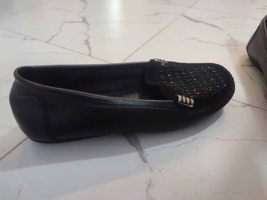 Продам женскую обувь