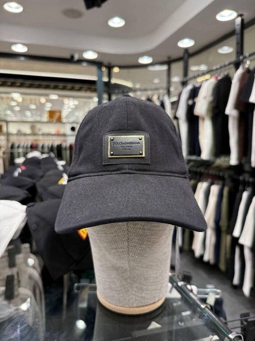 Унисекс шапки различни модели