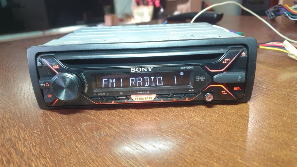 Авто радио плеър музика за кола Сони Sony CD MP-3 USB AUX
