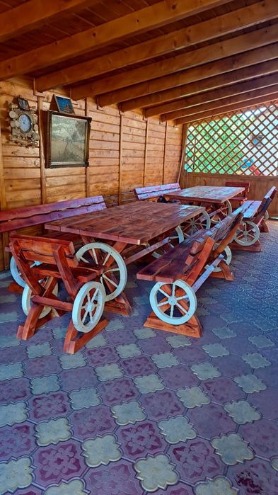 Balansoar  rustic  din  lemn  masiv  bușteni  cu 2 leagăne