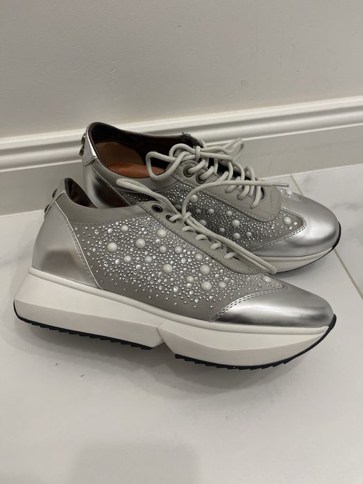 Дамски сиви маратонки Alexander Smith