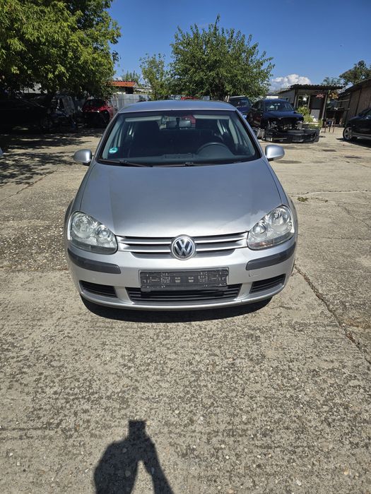 Piese Auto din Dezmembrari pentru VW Golf  5 2005 1.6 benzină