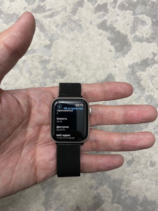 Продам Apple Watch SE эпл вотч