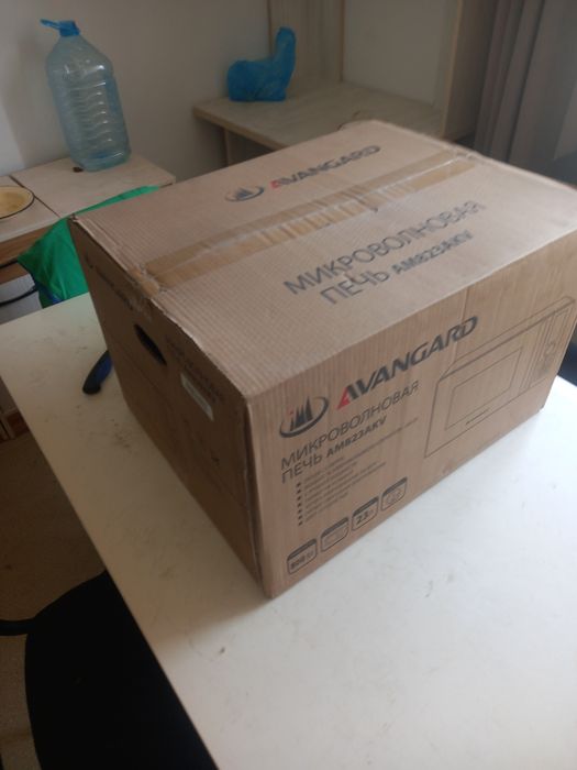 Mikrotolqinli pech.  23 litr. Holati yangi