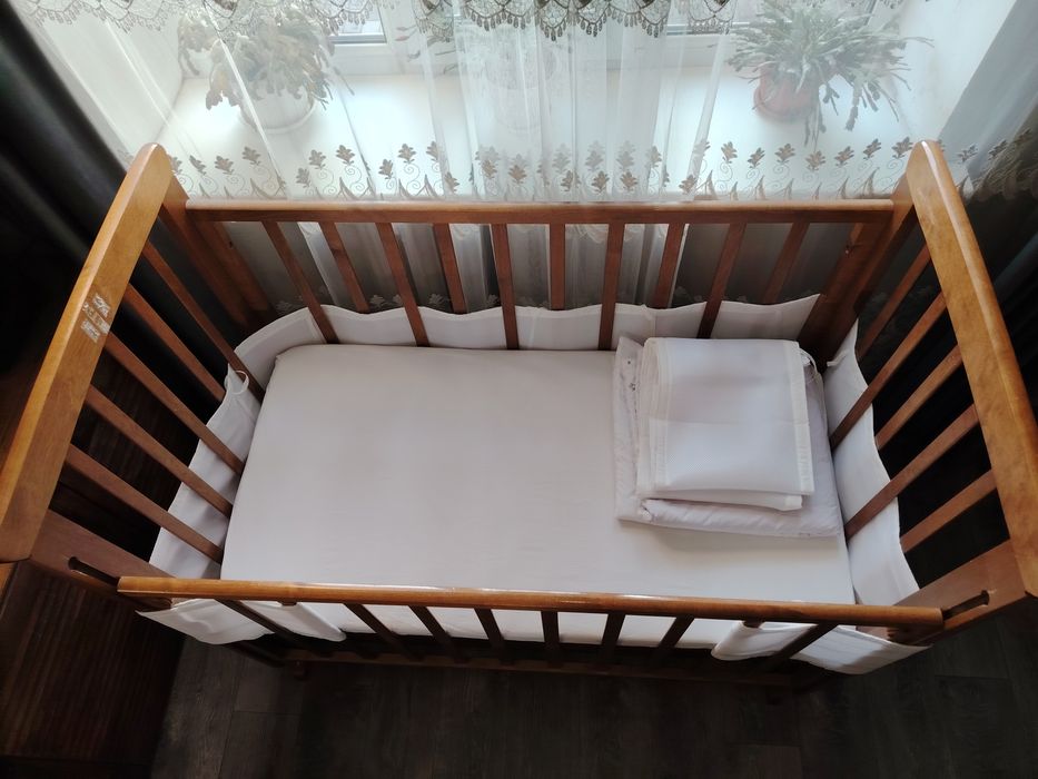 Продам деревянный манеж