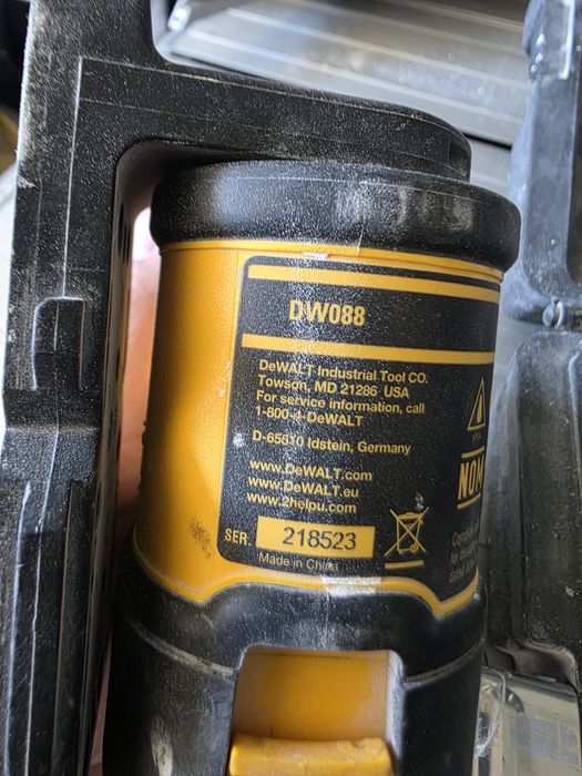 Лазерен нивелир DeWalt