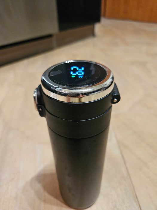 Термос-чаша с дисплей