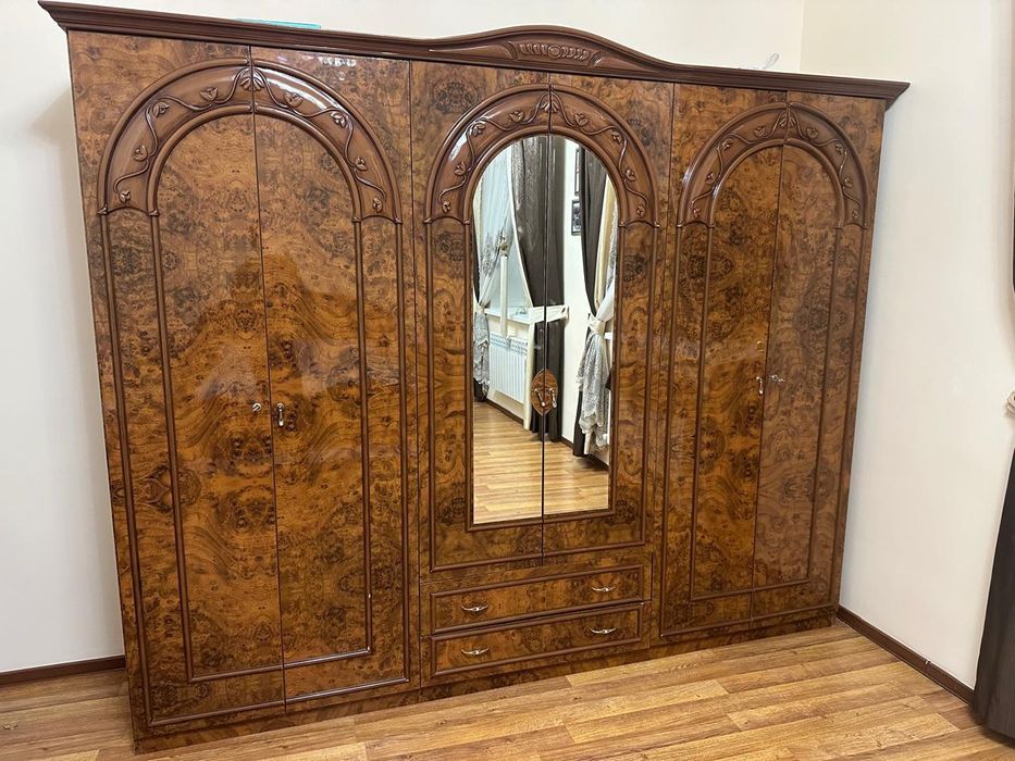 Новый большой шкаф