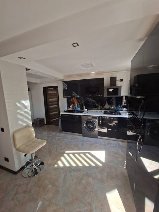 Titlu: Superb! Apartament 2 camere lux, etaj 3/4, 68 mp utili – Micro 9, Str. 9 Mai (La 5 min de Centru)