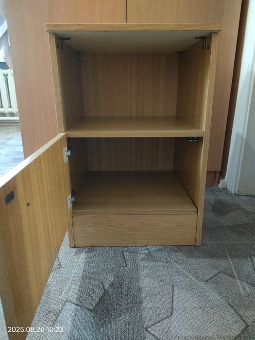 продам 2 тумбочки