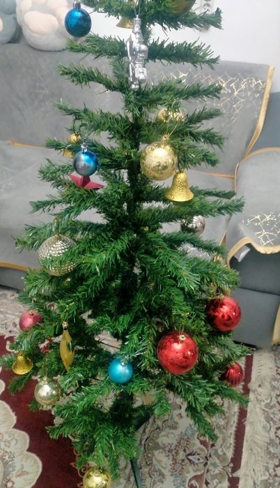 Продается искуственные елки