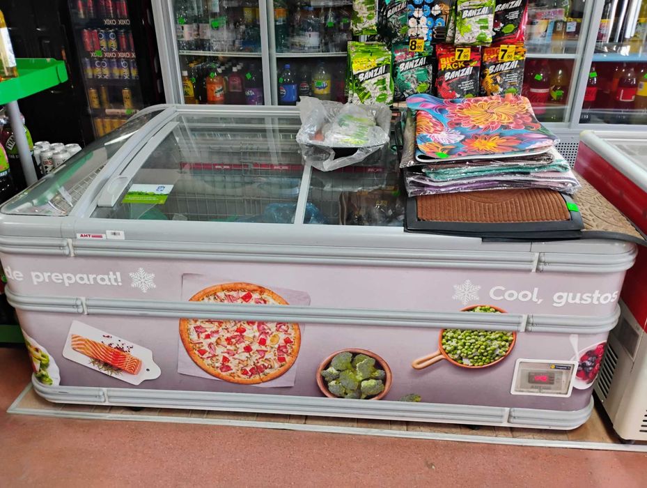 Vitrine frigorifice diverse marimi ,rafturi magazin in stare excelenta