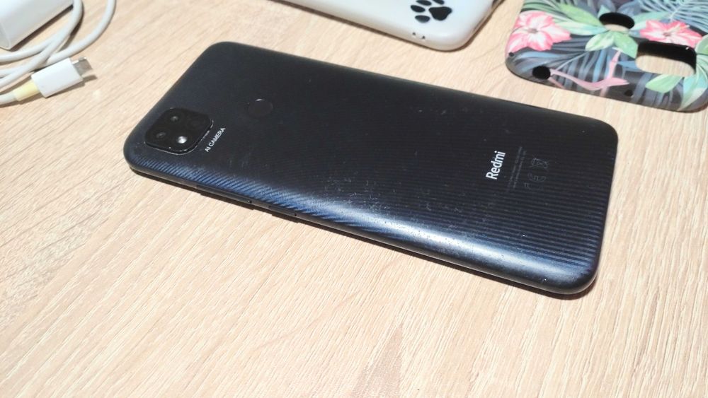 Смартфон Redmi 9c nfc с 6 калъфа