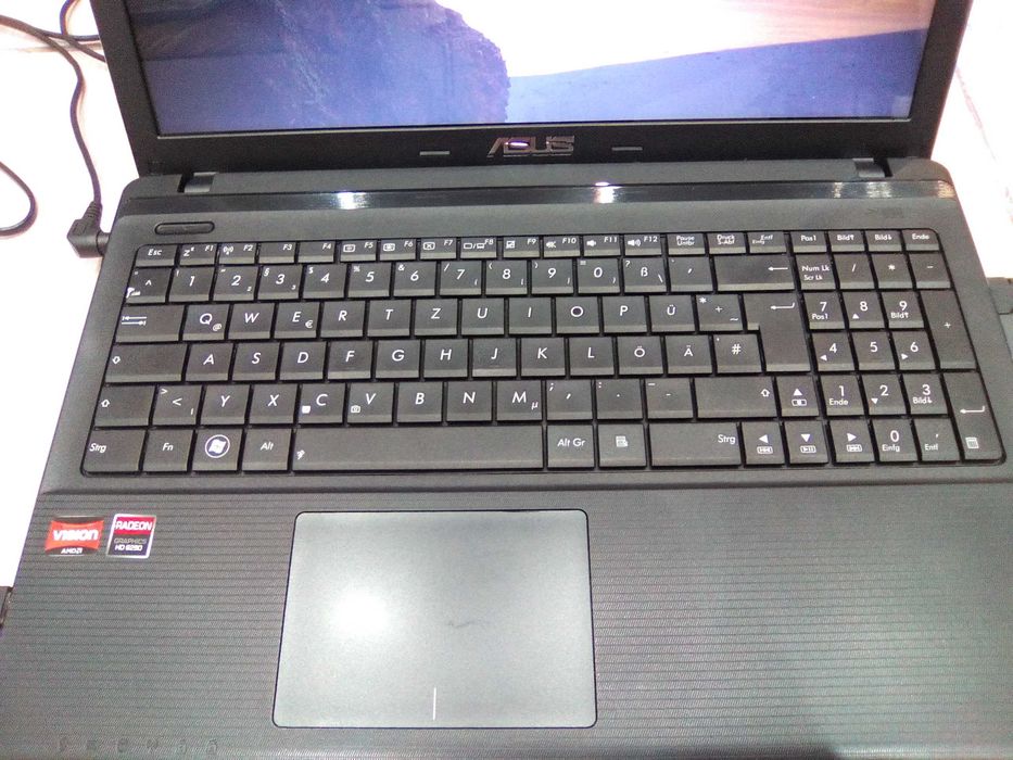 Лаптоп ASUS X55U - два процесора