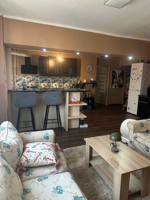 Proprietar, vand apartament 3 camere decomandate,