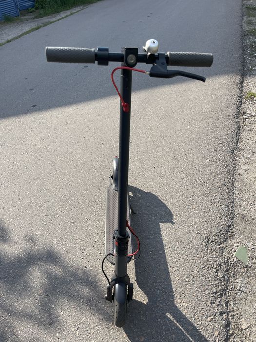 Продам электросамокат Xiaomi M365