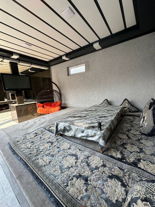 Charvak dacha. Beli