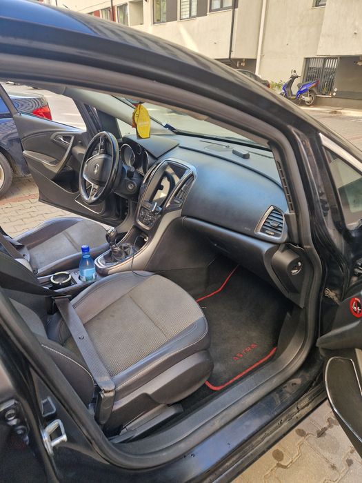 Okazie unică! Vand opel astra j 2011 euro 5  1.7 diesel  125 cp