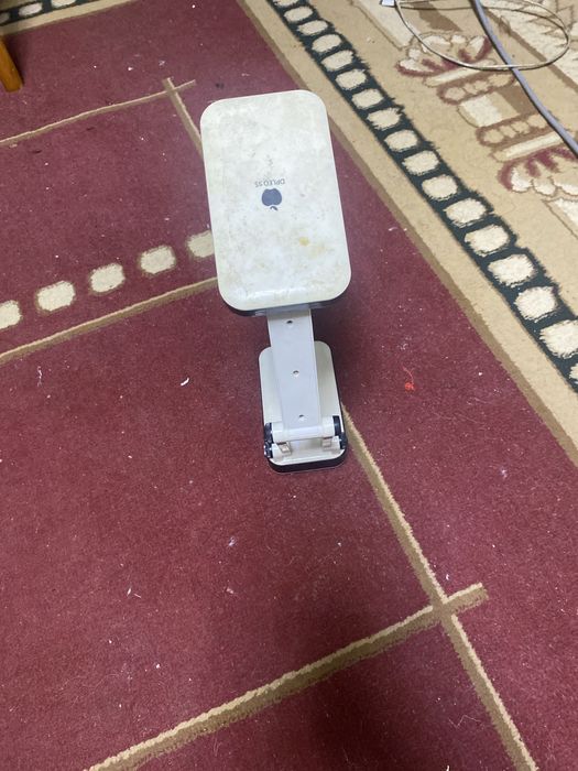 Продаю настольную лампу