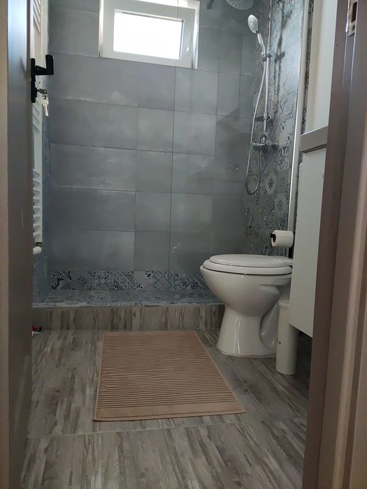 Închiriez apartament