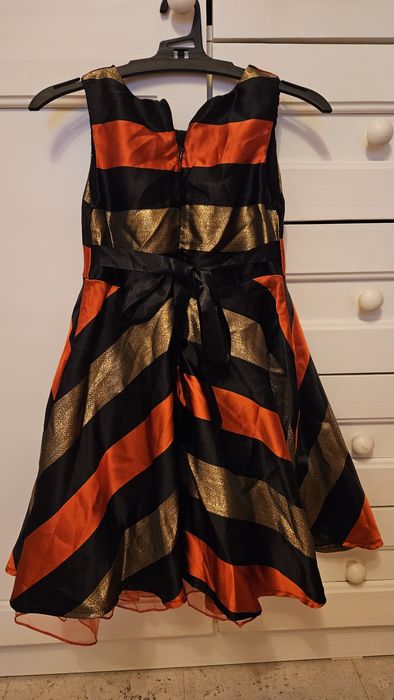 Празнични рокли за момиче 8-10 г.